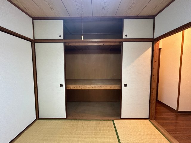 鹿子前住宅の収納