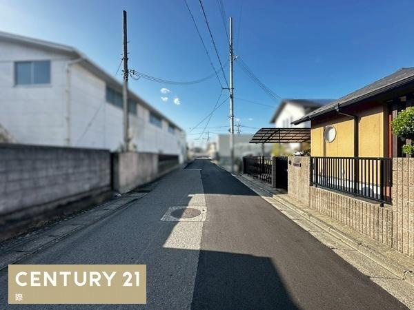 和歌山市和田　中古戸建の前面道路含む現地写真