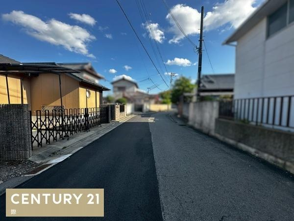 和歌山市和田　中古戸建の前面道路含む現地写真