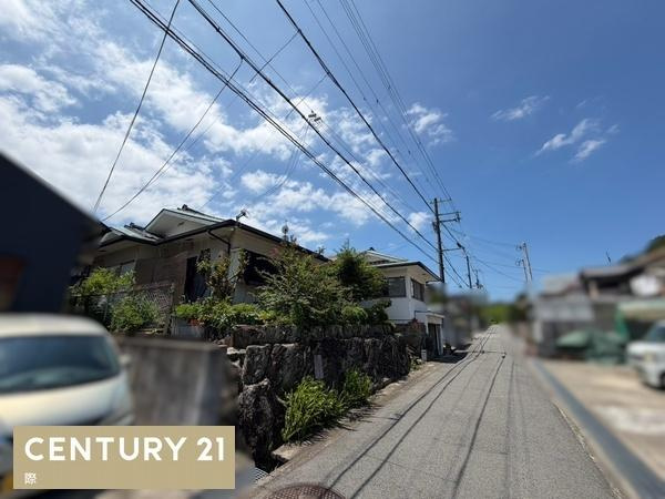 海南市小野田　土地の前面道路含む現地写真
