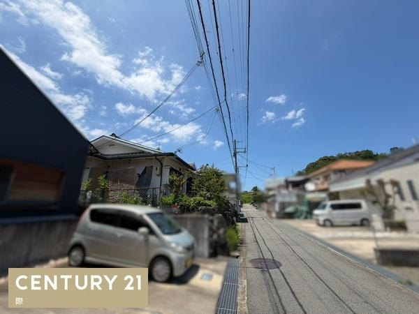 海南市小野田　土地の前面道路含む現地写真