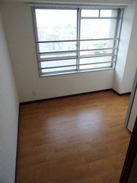クラモトマンションの寝室|★明るい室内★