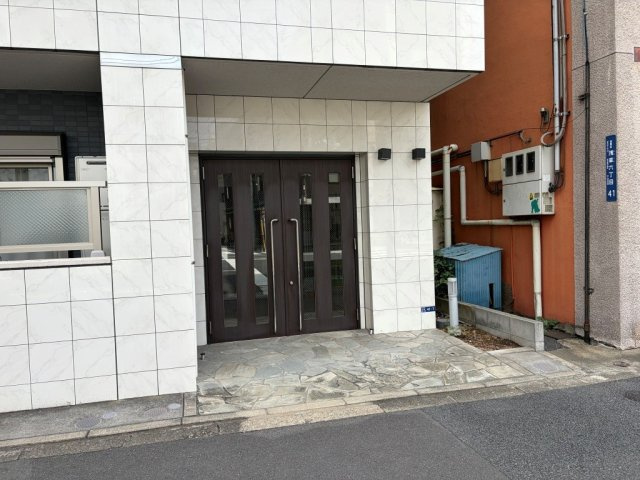 アローネ浅草のエントランス