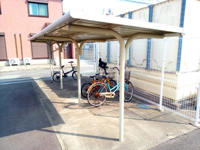 【その他】 | レオネクストモアー | 屋根付き駐輪場