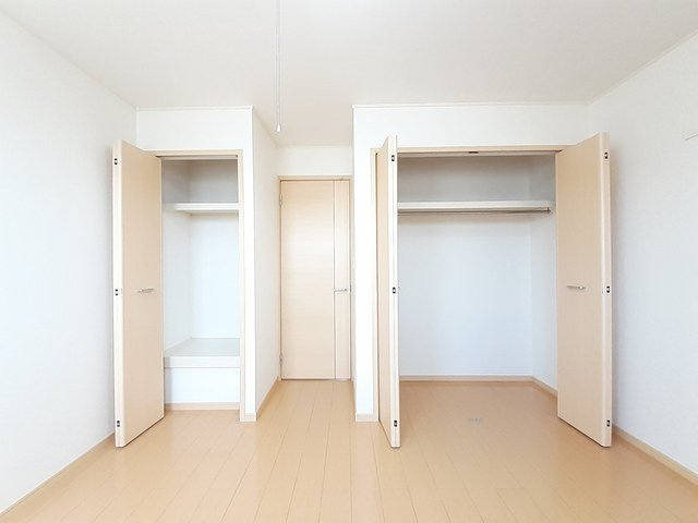 富山市呉羽町のアパートの収納