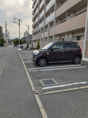 サンセール宮ノ陣の駐車場
