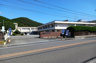 【周辺】 | ルラシオンエヌⅡ | 西予市立宇和中学校様まで650m