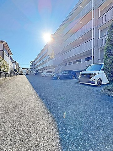 グランドメゾン徳重の駐車場