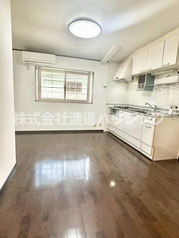 角田2丁目店舗付き一戸建の居間・リビング