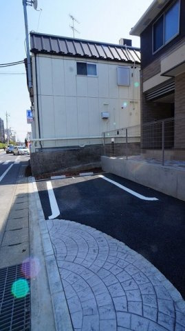 ゾンネⅡの駐車場