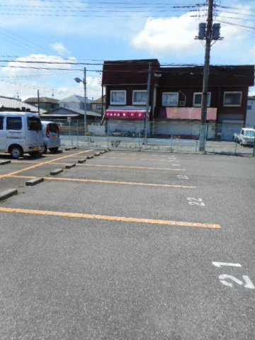 クラールの駐車場