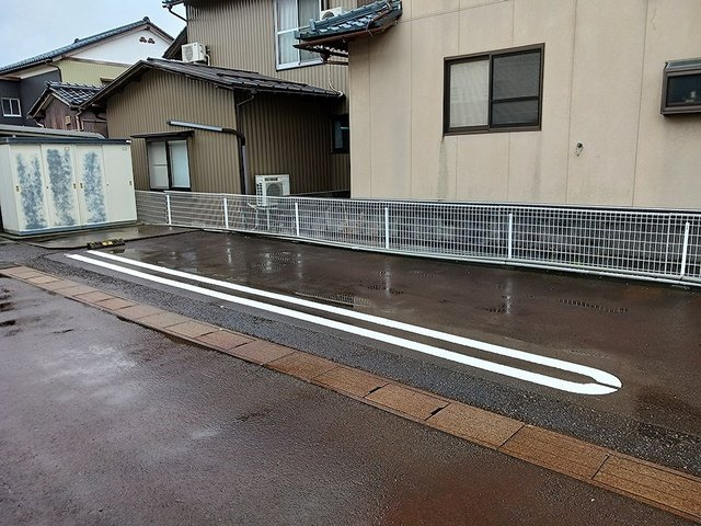 Ｙｏｕｒ　Ｌｉｆｅの駐車場