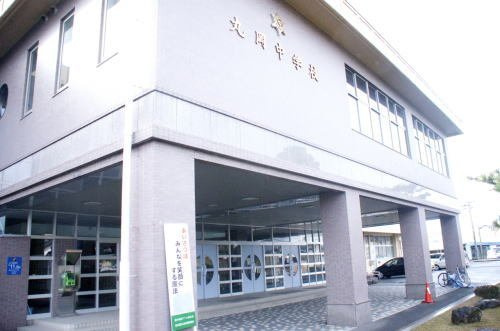 Ｙｏｕｒ　Ｌｉｆｅの周辺|丸岡中学校まで700m