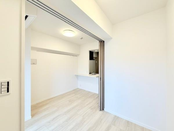 アジールコート町屋の居間・リビング|こちらのリビングで趣味の時間をお楽しみください