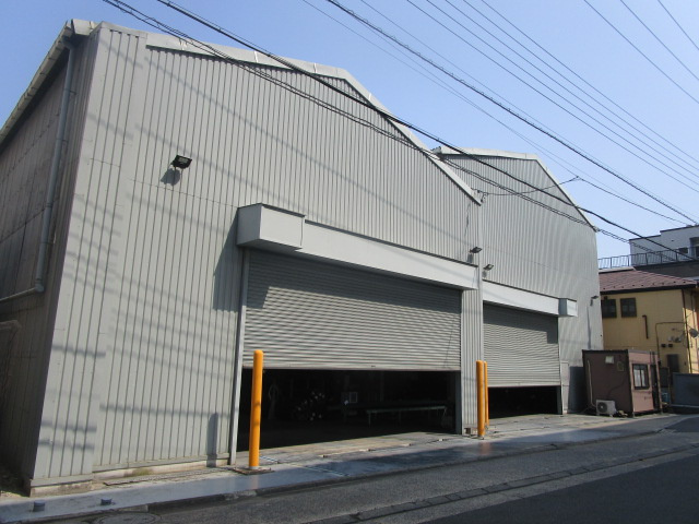 足立区北加平町の倉庫