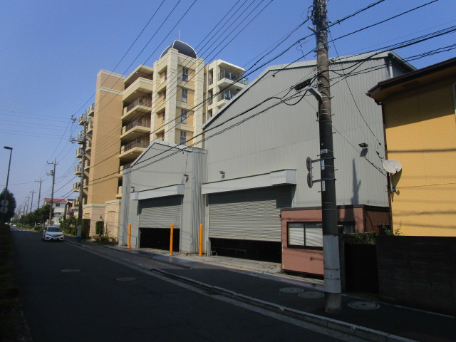 足立区北加平町の倉庫