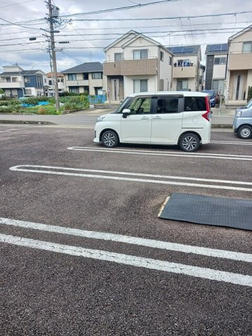 サンリッチ　Ⅰの駐車場
