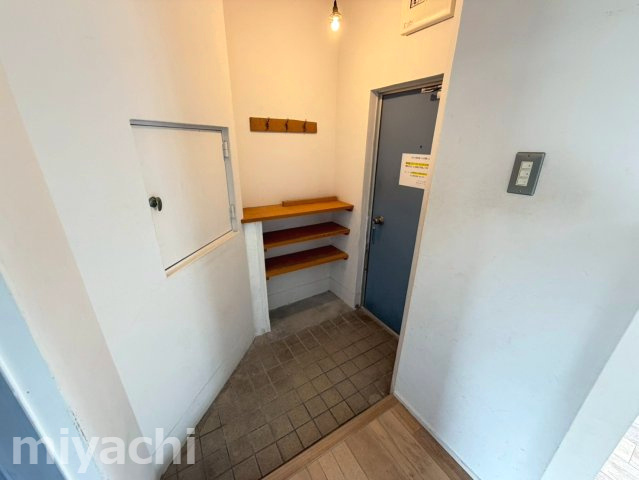 徳島市北矢三町４丁目の賃貸マンションの玄関