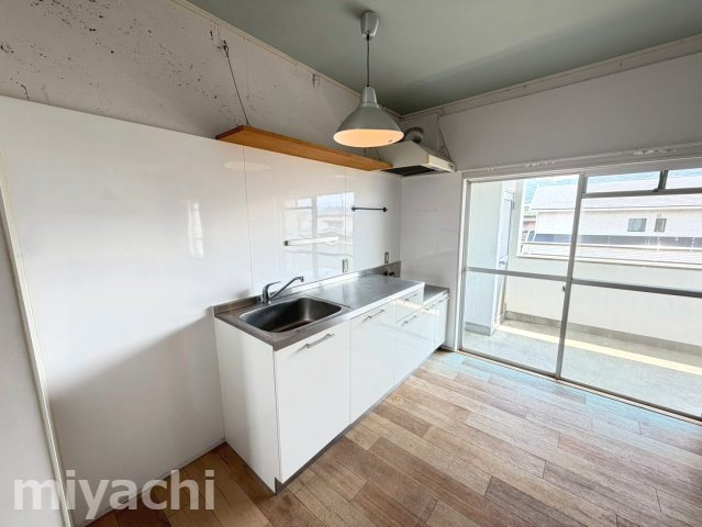 徳島市北矢三町４丁目の賃貸マンションのキッチン