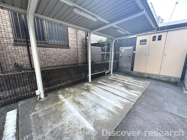 レクセルプラッツァ福生弐番館の駐車場|バイク置場