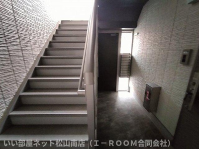 【エントランス】 | グランシャリオ小坂Ⅱ