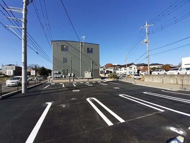 リーヴ・レガーロの駐車場|車をお持ちの方に嬉しい駐車場付きの物件です