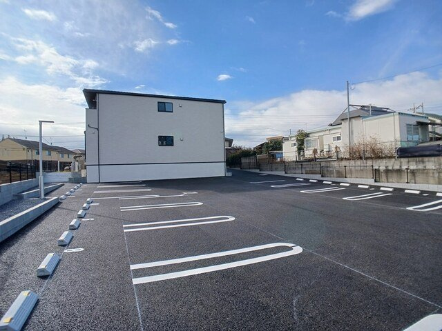 カーサ　ソラーナの駐車場|駐車場があるので、車を買う予定の方も安心です