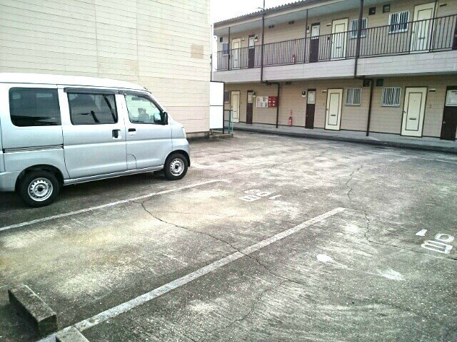 リバーサイド小川Ｂの駐車場
