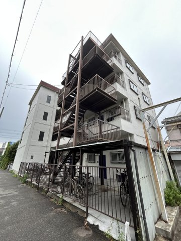 マンションなぎさの外観