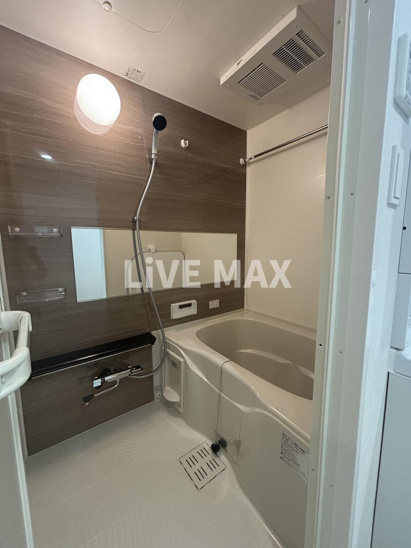 【浴室】プレサンス京橋GREEN YARDアルミラ 