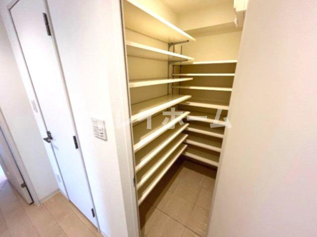 ジニア大森西の玄関|同建物内、別のお部屋の参考写真になります。