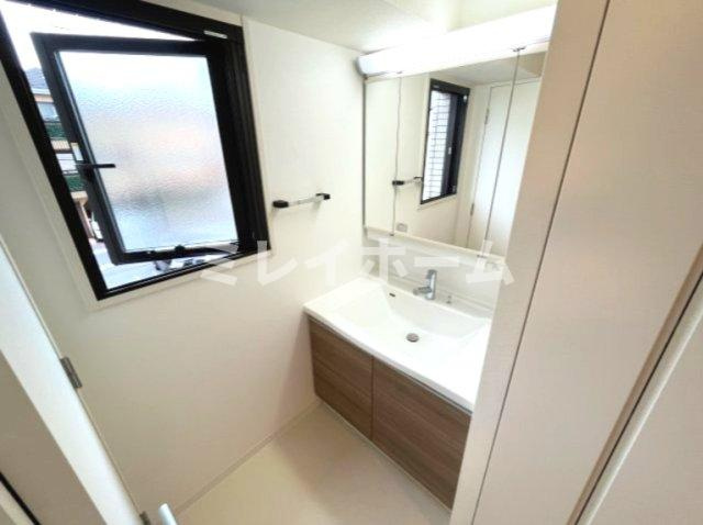 ジニア大森西の洗面所|同建物内、別のお部屋の参考写真になります。