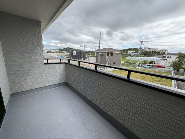 ◆◆豊見城渡橋名浜原-11号棟のバルコニー|※同物件24号棟参照※