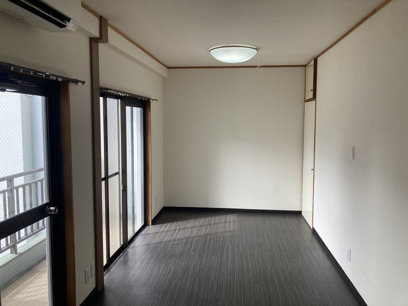 ＬＥＯ六拾弐番館の内装