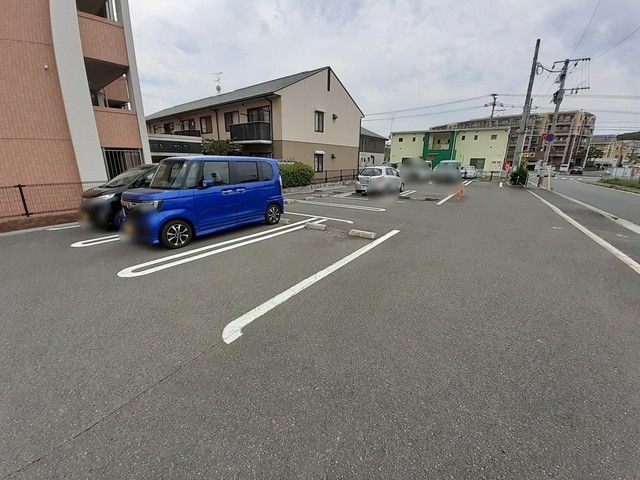 マルワ・シャルマンⅢの駐車場