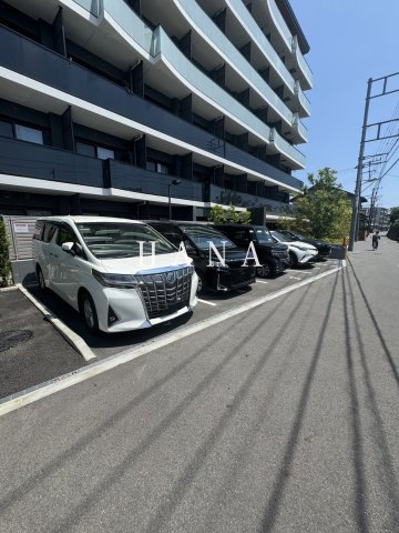 ブランシエスタ浦安の駐車場