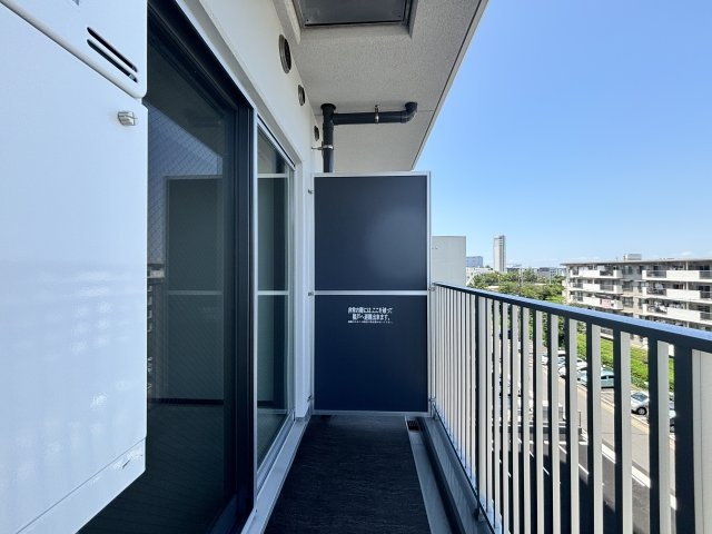 開放的で明るいバルコニーです★