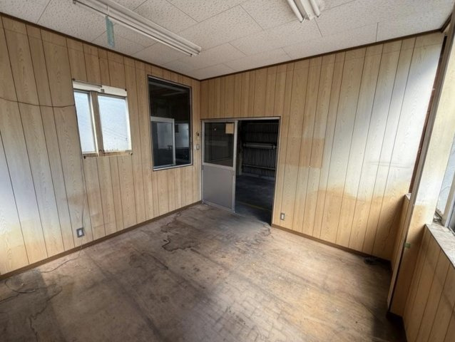 兵庫区湊町3丁目　倉庫・工場の洋室