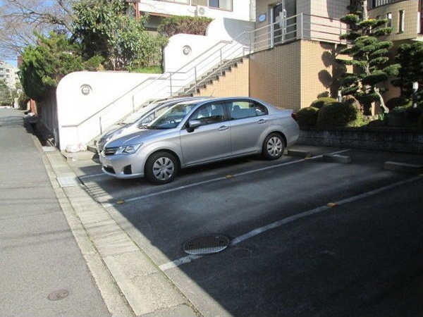ミオパエーゼ八事の駐車場
