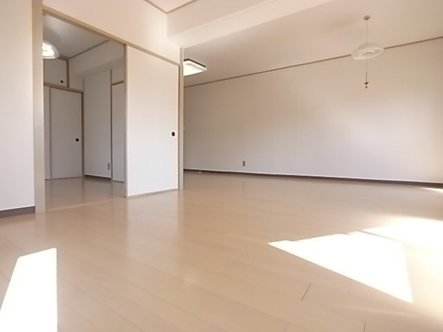 甲南メゾン春日の居間・リビング