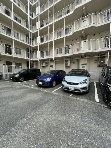 マイコーポ神戸の駐車場