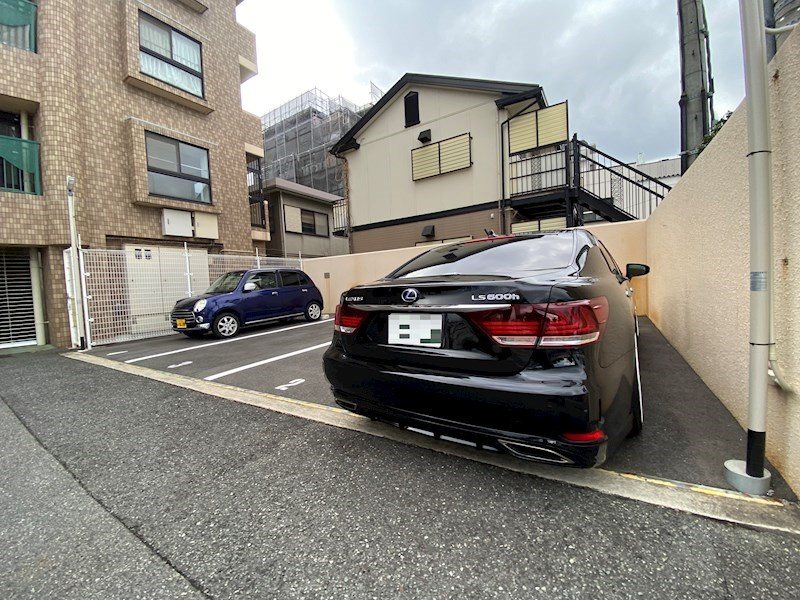 ライオンズマンション須磨マリンビューの駐車場