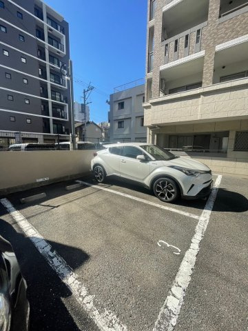 アンジェール高砂の駐車場