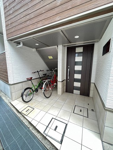 レジデンス西宮呉羽のエントランス