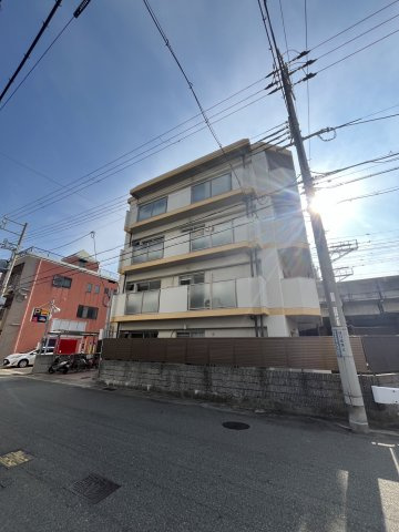 メゾン御影WESTの駐車場