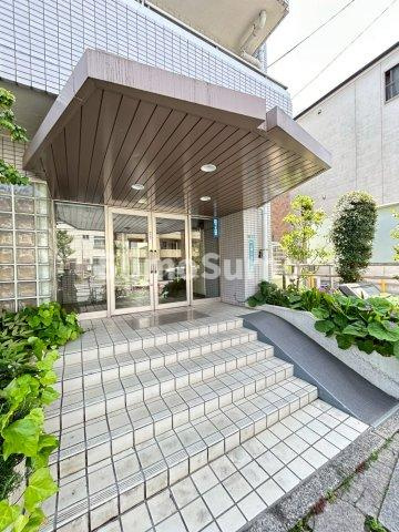 ヒルズ駒場東大前のエントランス|建物の内部です