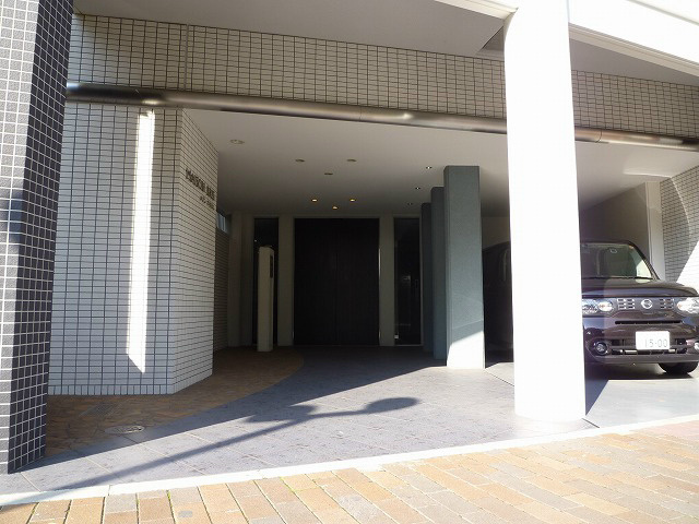 メゾンアイリスのエントランス