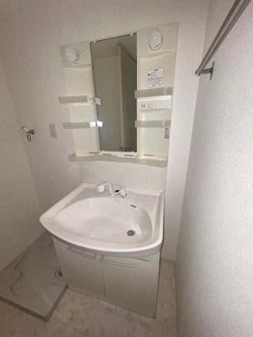 メゾンアイリスの洗面所