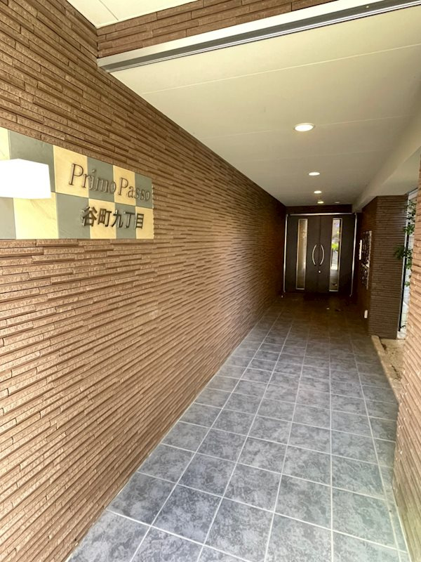 プリモパッソ谷町9丁目のエントランス