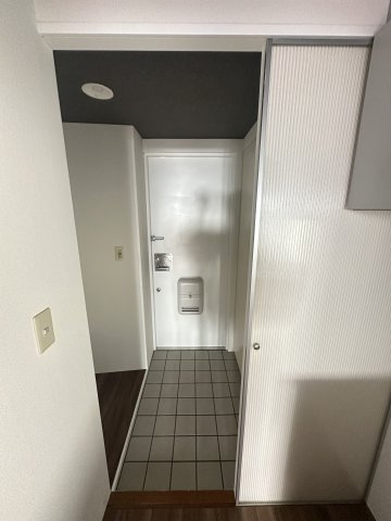 slat(スラット)の玄関